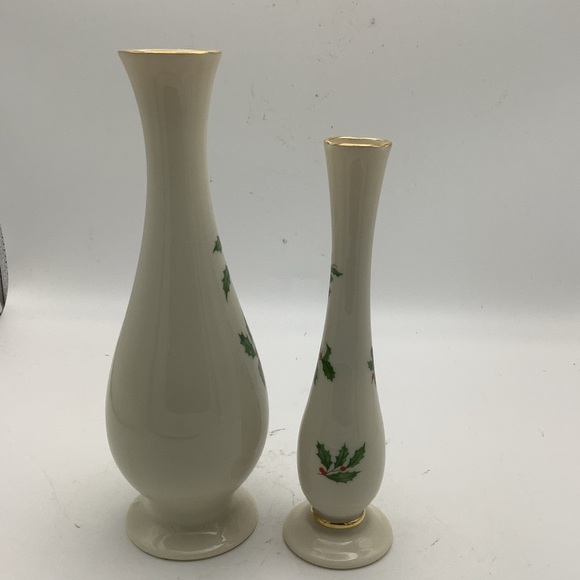 Two Lenox Holly Berry Christmas Vases - Picture 2 of 16